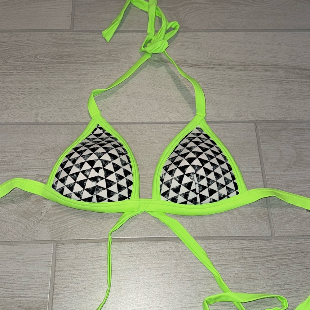 Triangle bikini top with wraparound for waist